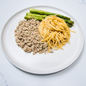Lean Ground Turkey (6oz), Veggie Pasta (4oz), Steamed Asparagus (4oz)